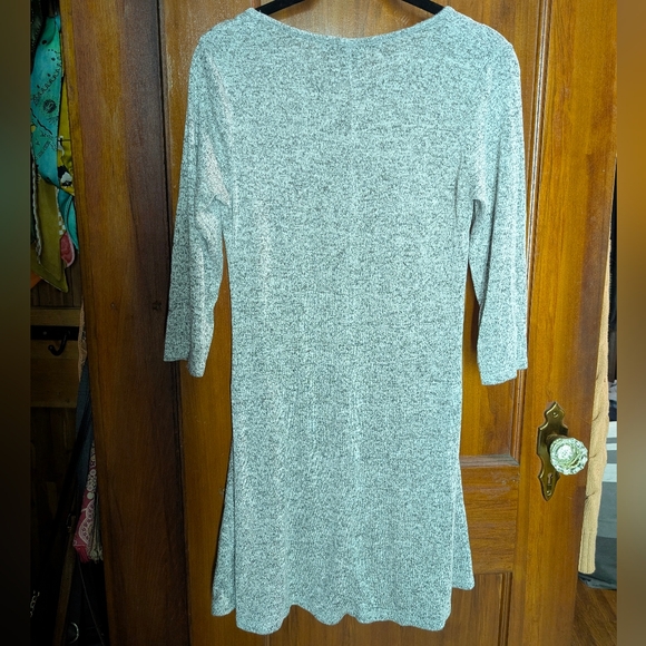 * Elegant Long Sleeve Gray Dress - Picture 2 of 4
